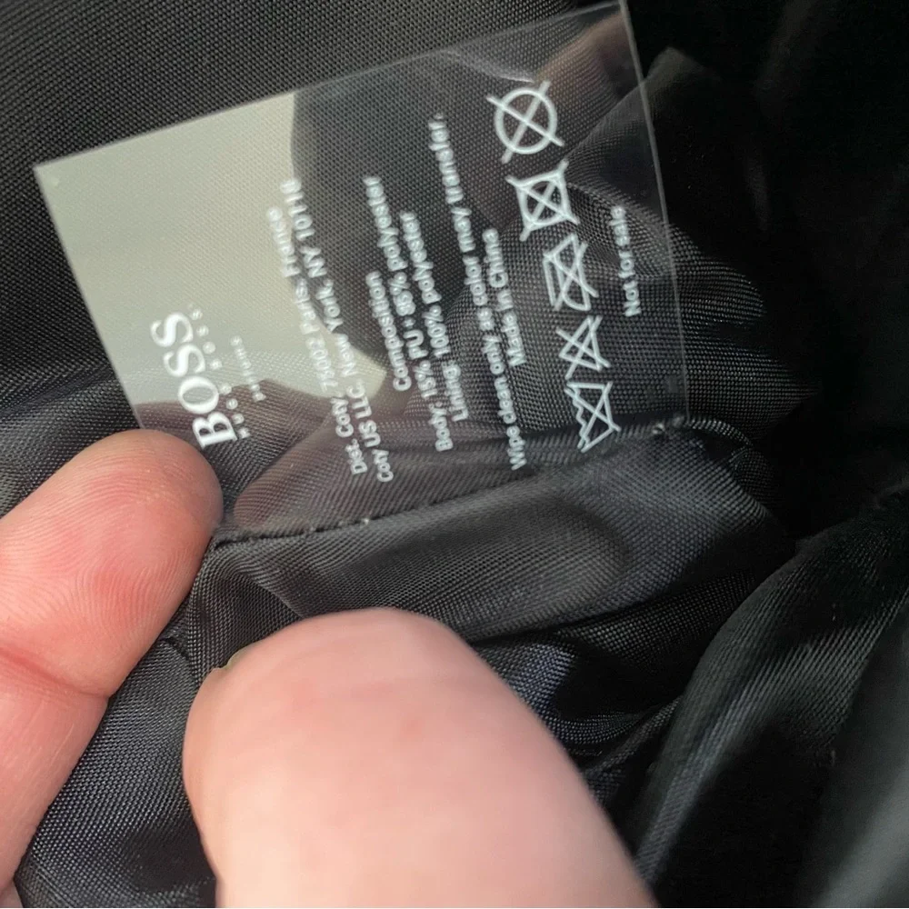 NWOT Hugo Boss Parfum Weekender Expandable Duffle Bag Navy Blue